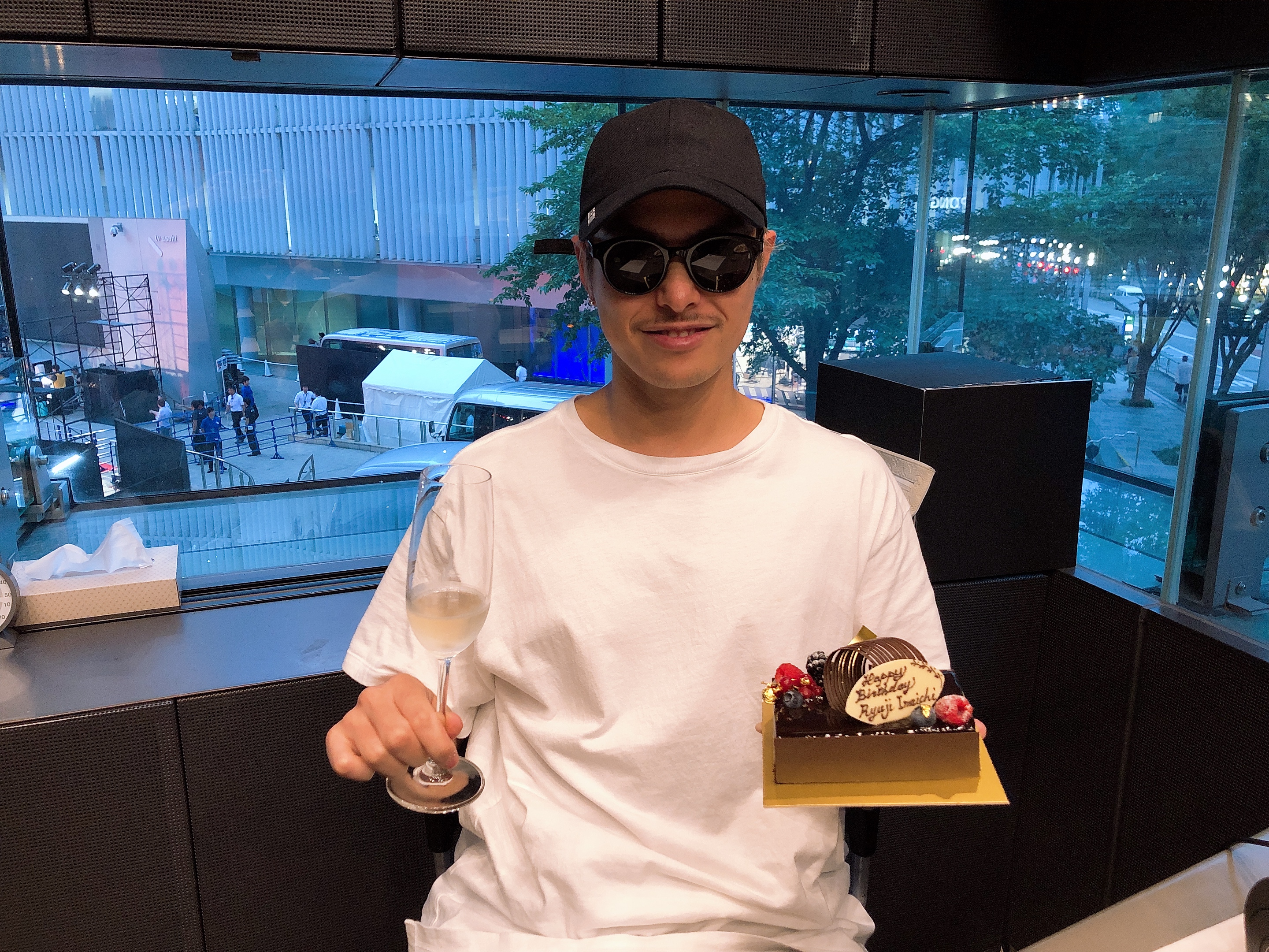 SPARK : J-WAVE 81.3 FM RADIO